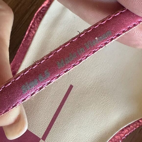 DOLCE VITA Baylor Square Toe Block Heel Thong Sandals In Magenta Crackle - Picture 13 of 13